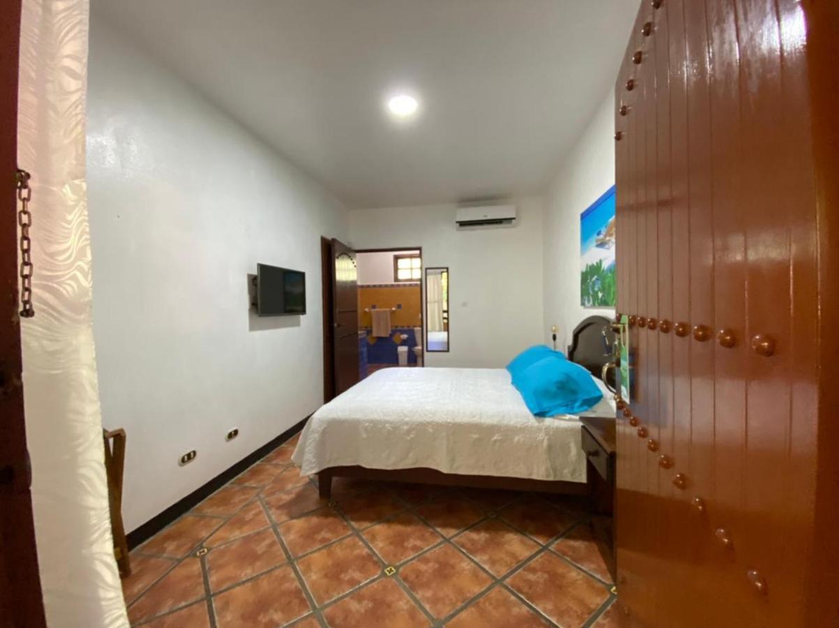 Hotel Playa Westfalia Puerto Limon Exterior photo