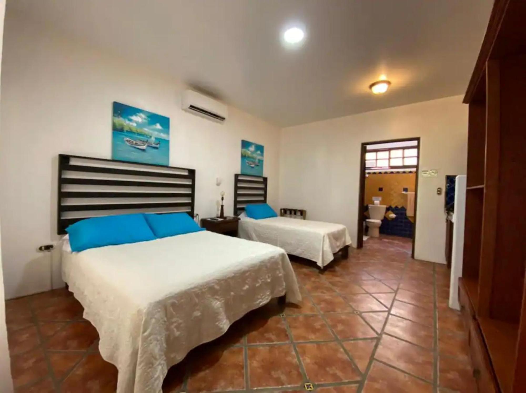 Hotel Playa Westfalia Puerto Limon Exterior photo