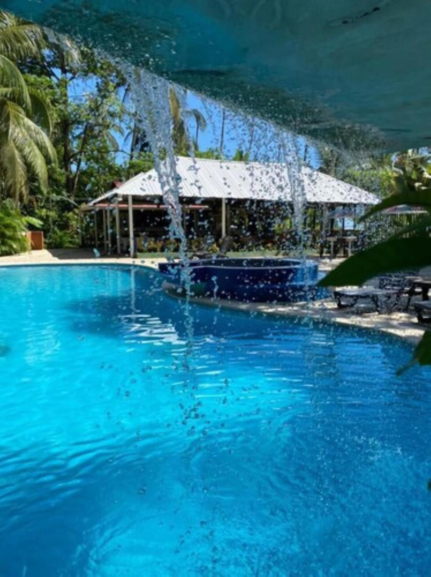 Hotel Playa Westfalia Puerto Limon Exterior photo