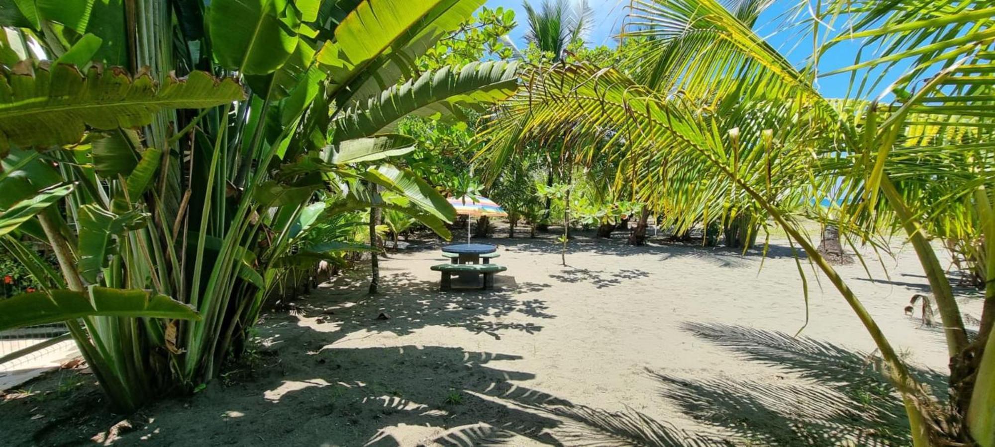 Hotel Playa Westfalia Puerto Limon Exterior photo