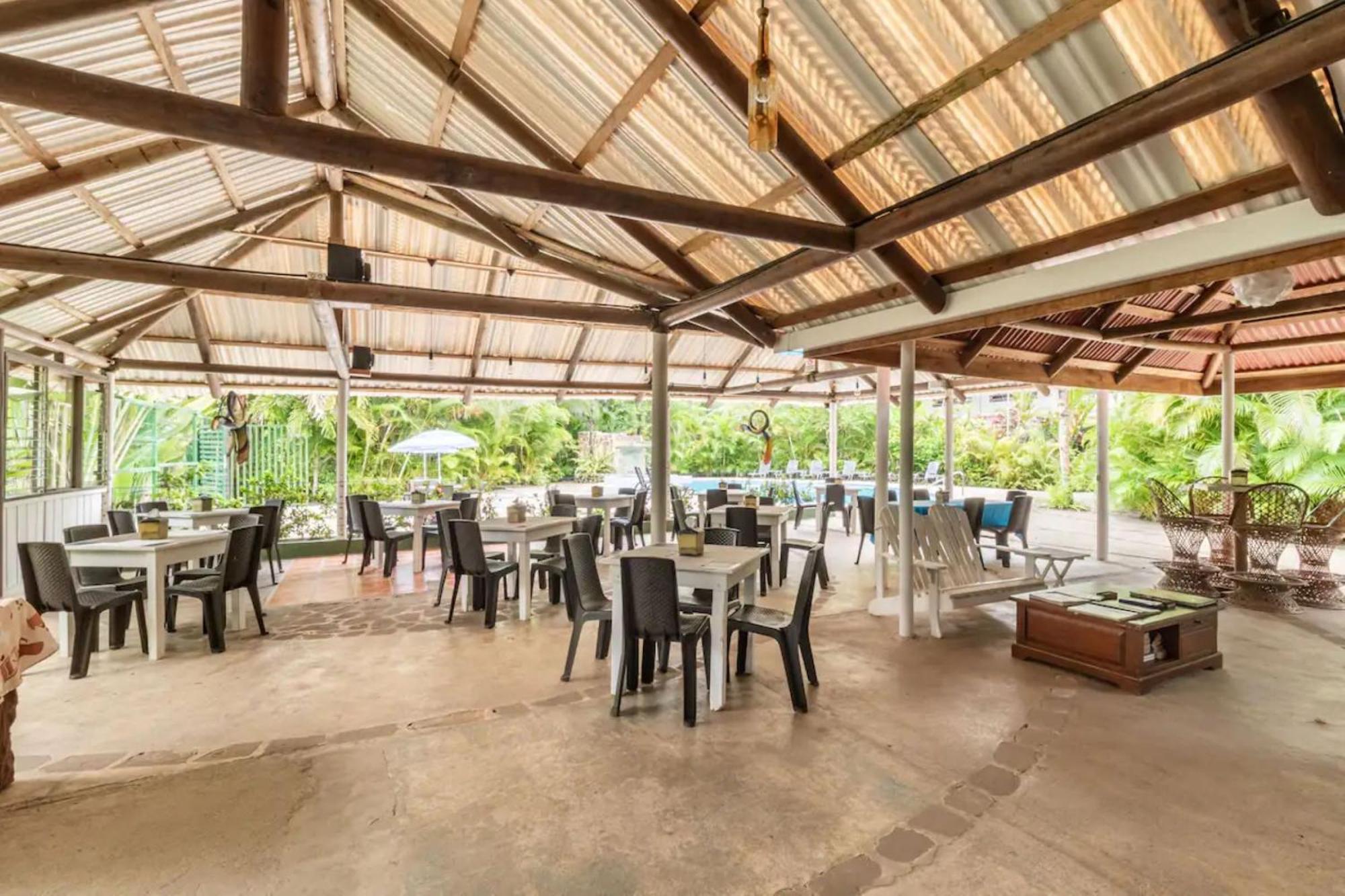Hotel Playa Westfalia Puerto Limon Exterior photo