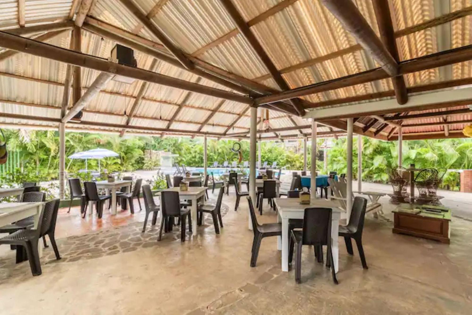 Hotel Playa Westfalia Puerto Limon Exterior photo