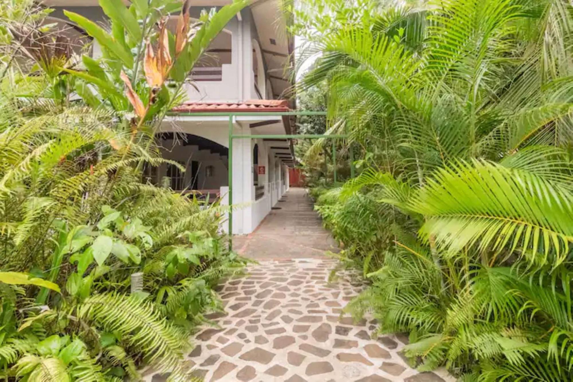 Hotel Playa Westfalia Puerto Limon Exterior photo